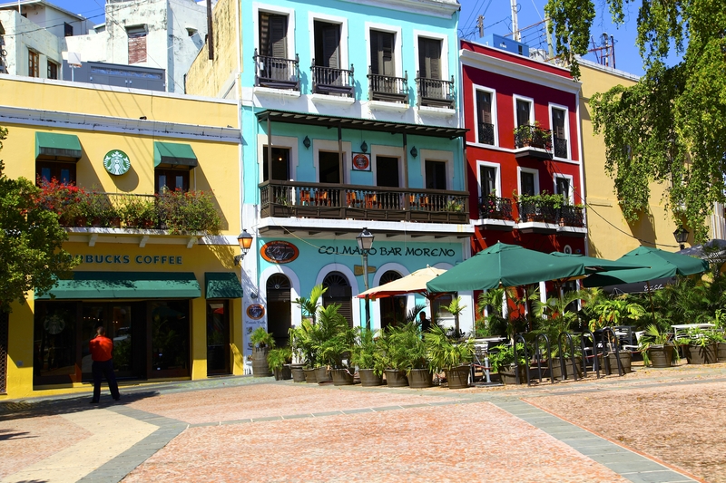 Colorful colonial buildings and outdoor cafés in Old San Juan, Puerto Rico